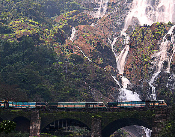 20120512-Train India Dudhsagar_Falls_Triplet.jpg